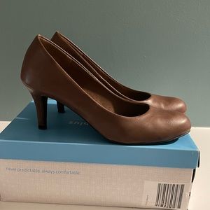 Brown pump - 8